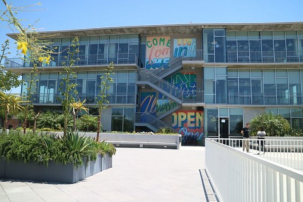 CapEquityModernHollywoodVacantWeWork12 CapEquityModernHollywoodVacantWeWork12