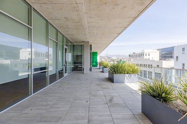 CapEquityModernHollywoodVacantWeWork8 CapEquityModernHollywoodVacantWeWork8