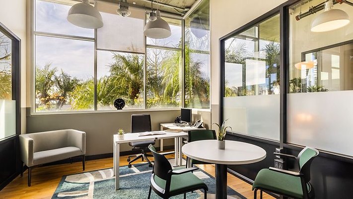 CapEquityModernHollywoodVacantWeWork19 CapEquityModernHollywoodVacantWeWork19