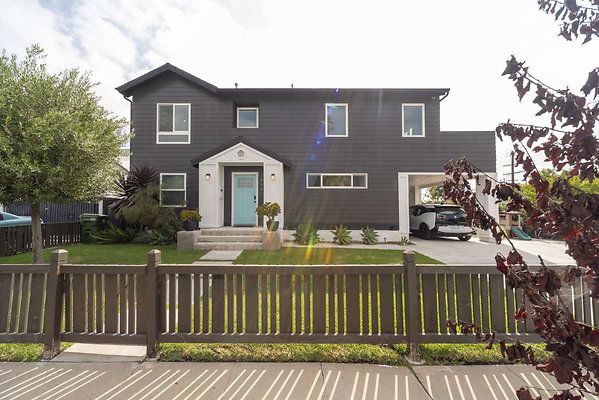 CAST LosAngeles 13462