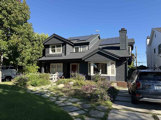 a 3222 Grand View Blvd (Mar Vista)