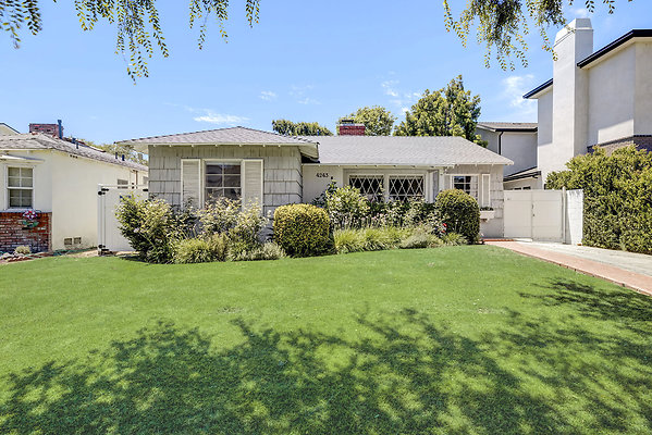 CAST StudioCity 11138